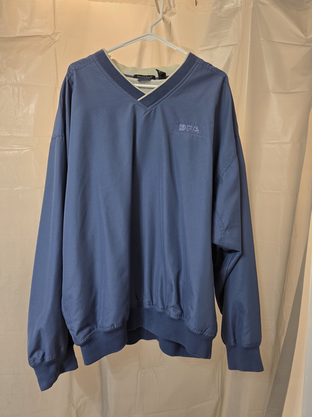 Classic River’s End V-neck mesh-lined windshirt/pullover